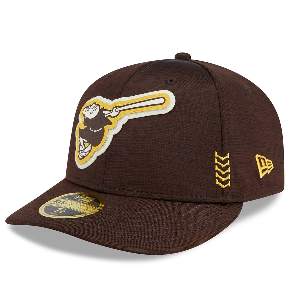 Casquette ajustée 59FIFTY marron New Era pour hommes des San Diego Padres 2024 Clubhouse Low Profile