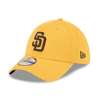Men's New Era  Gold San Diego Padres 2025 Spring Training 39THIRTY Flex Hat
