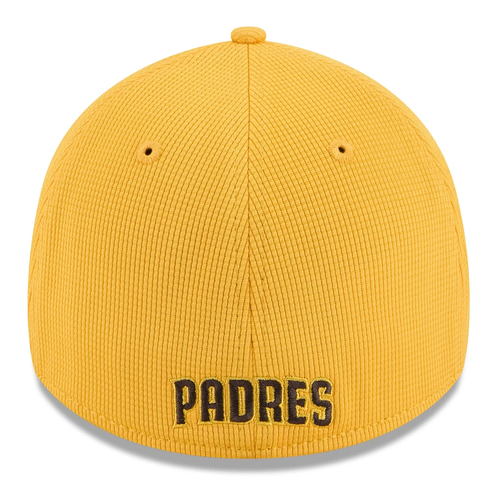 Men's New Era  Gold San Diego Padres 2025 Spring Training 39THIRTY Flex Hat