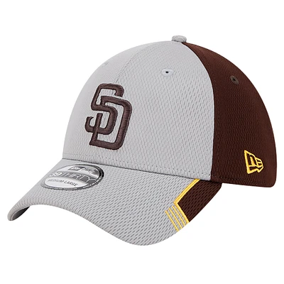 Casquette flexible 39THIRTY avec garniture de visière des San Diego Padres New Era pour hommes, gris/marron