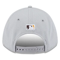 Casquette ajustable MLB Clubhouse 9FORTY M-Crown 2025 San Diego Padres de New Era pour homme, grise