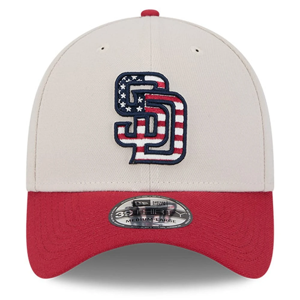 Men's New Era  Khaki/Red San Diego Padres 2024 Fourth of July 39THIRTY Flex Hat