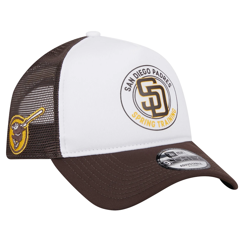 Casquette réglable New Era pour hommes, blanc/marron, San Diego Padres Spring Training Circle Foam A-Frame 9FORTY Trucker