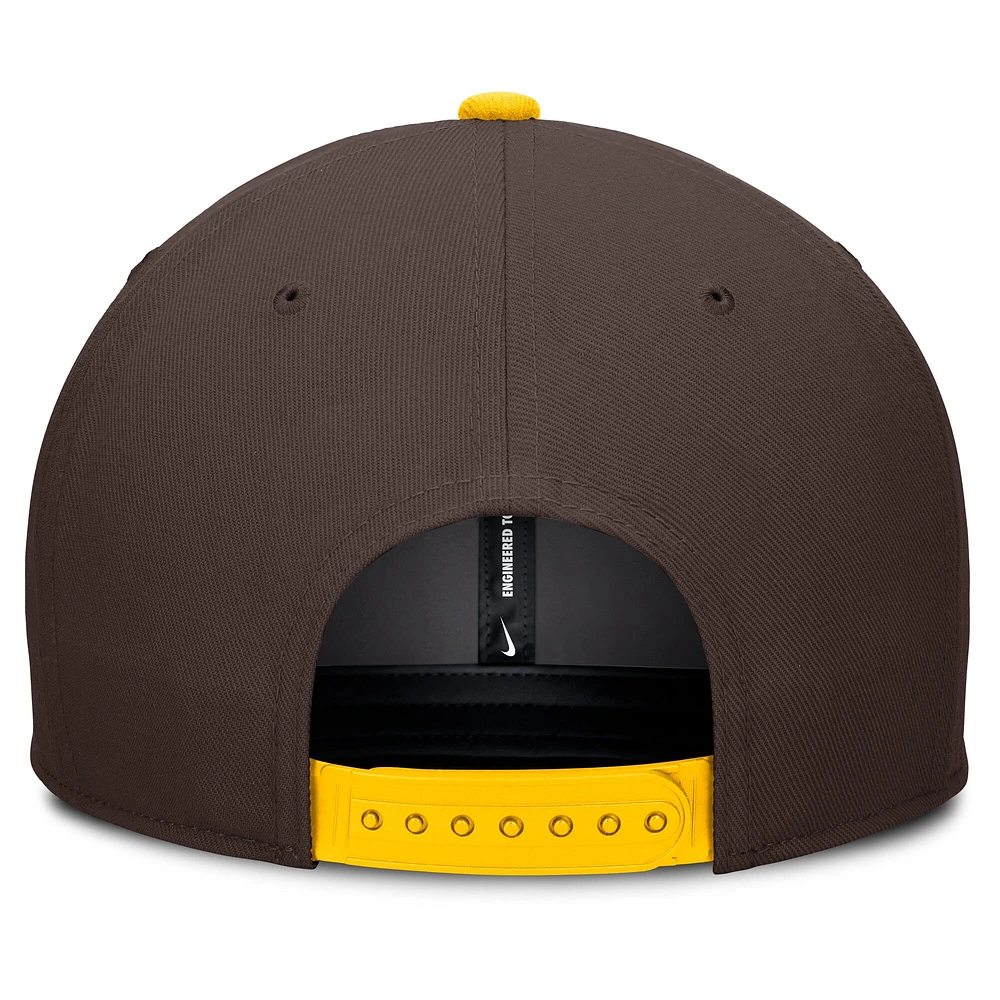 Casquette Nike Pro Performance Snapback marron/doré pour homme des San Diego Padres