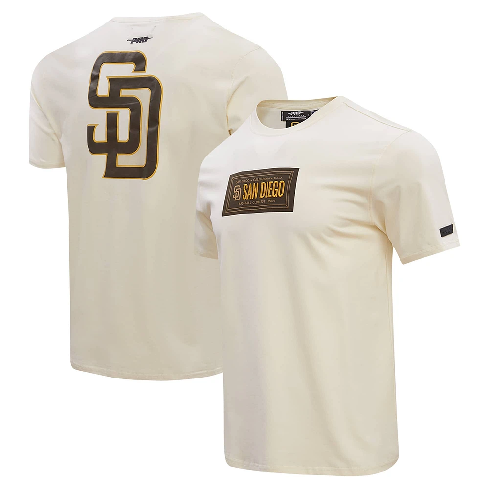 T-shirt avec badge de membre du San Diego Padres Club Pro Standard crème pour hommes