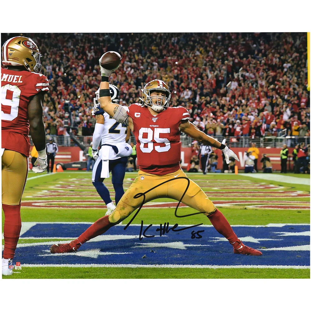 Photographie autographiée de 16" x 20" de George Kittle, joueur des 49ers de San Francisco, lors du touchdown