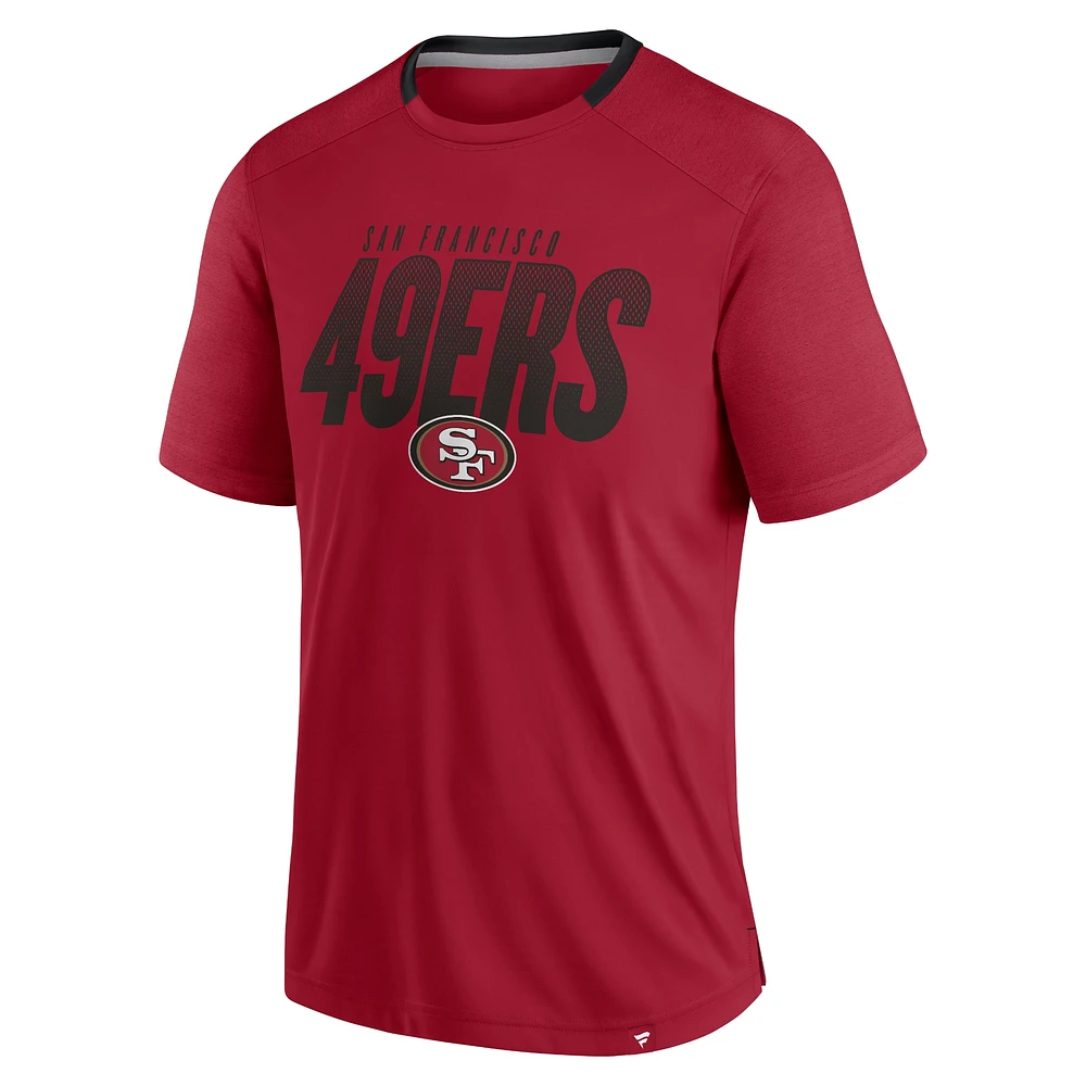 T-shirt Fanatics Scarlet pour homme, motif défenseur des 49ers de San Francisco, dégradé oblique