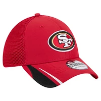 Men's New Era  Scarlet San Francisco 49ers Game Day Linear 39THIRTY Flex Hat