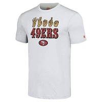 T-shirt unisexe hommage Ash San Francisco 49ers The NFL ASL Collection par Love Sign en langue des signes américaine