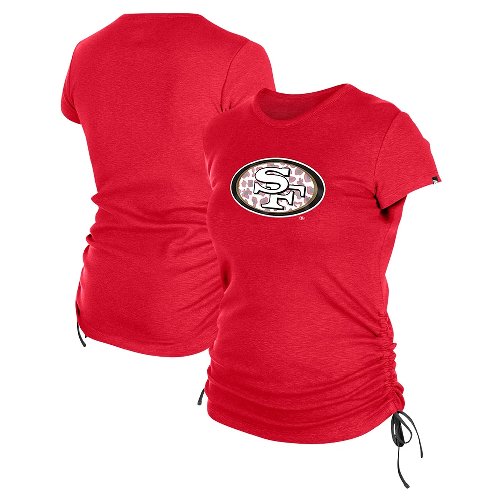 T-shirt froncé sur le côté des San Francisco 49ers New Era pour femme rouge