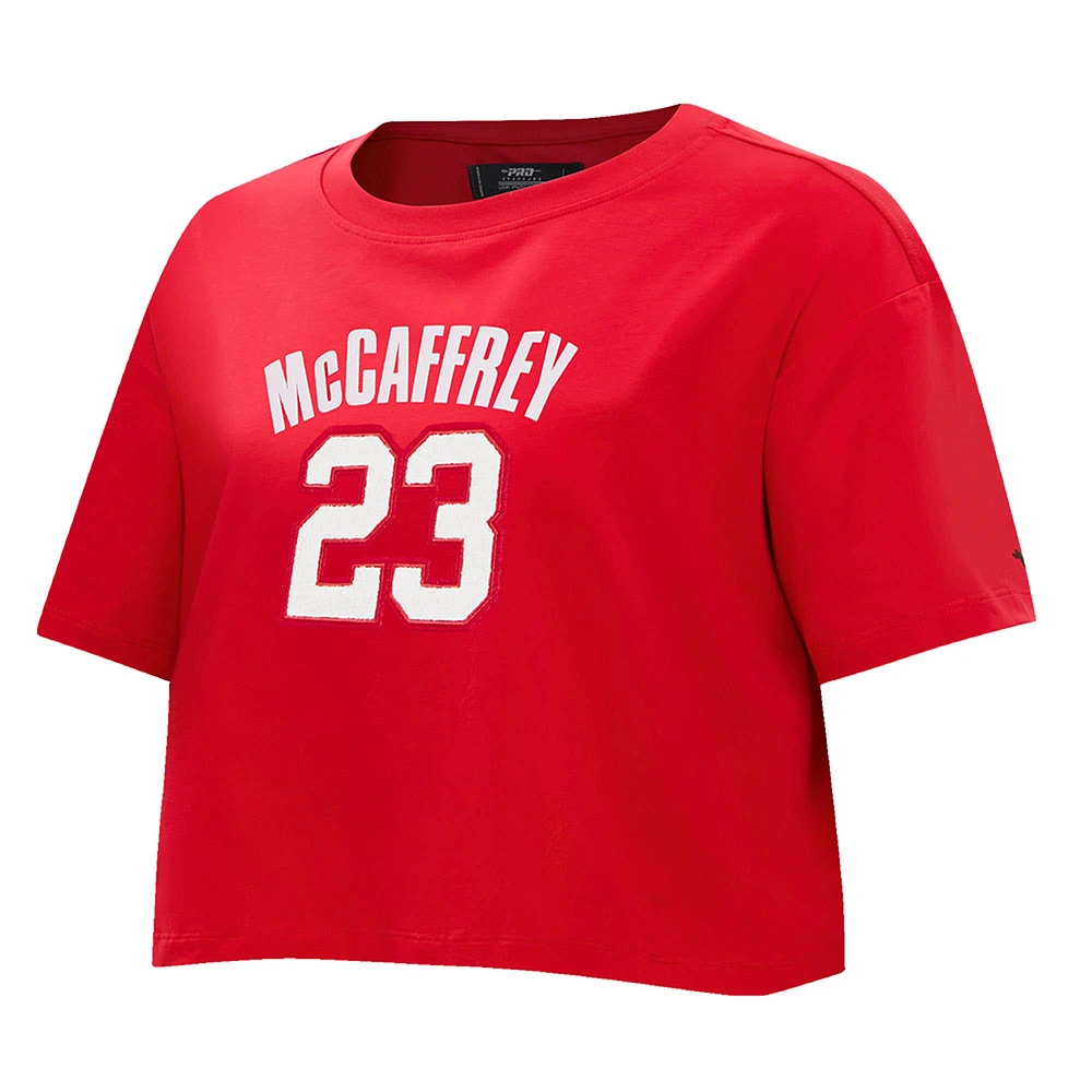 T-shirt court et carré pour femme Pro Standard Christian McCaffrey Scarlet avec nom numéro de joueur des 49ers San Francisco