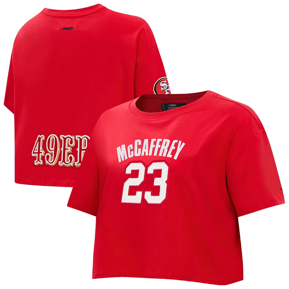 T-shirt court et carré pour femme Pro Standard Christian McCaffrey Scarlet avec nom numéro de joueur des 49ers San Francisco