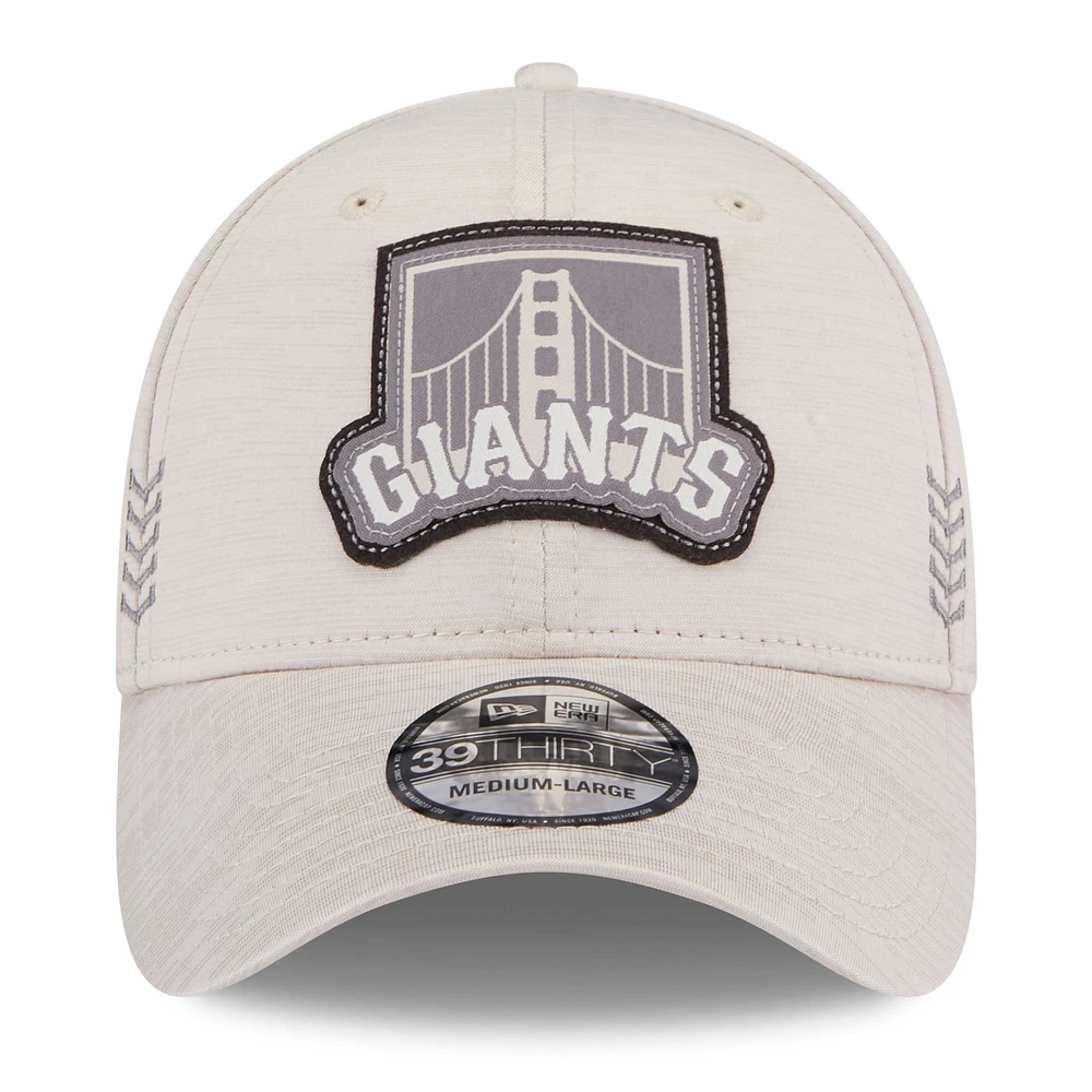 Casquette flexible New Era San Francisco Giants 2024 Clubhouse 39THIRTY crème pour hommes