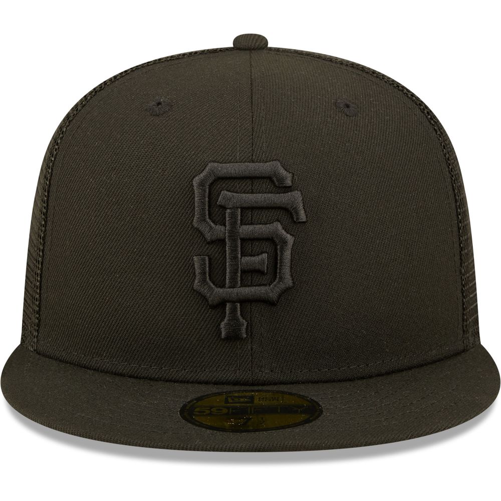 Men's New Era San Francisco Giants Blackout Trucker 59FIFTY - Fitted Hat