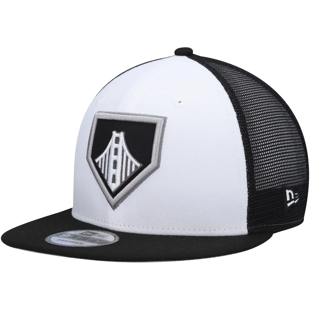 Lids San Francisco Giants New Era 2022 Clubhouse Trucker 9FIFTY Snapback Hat  - White/Black