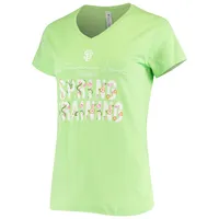 T-shirt a encolure en V avec inscription florale Soft as Grape Green des Giants de San Francisco pour femme