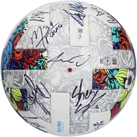 Ballon de football autographié par les San Jose Earthquakes lors de la saison 2022 de la MLS avec 25 signatures