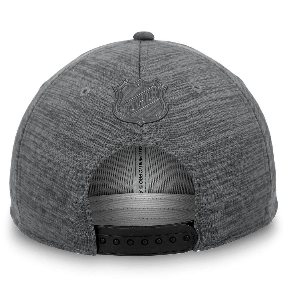 Casquette ajustable Fanatics Heather Charcoal San Jose Sharks Authentic Pro Road pour homme