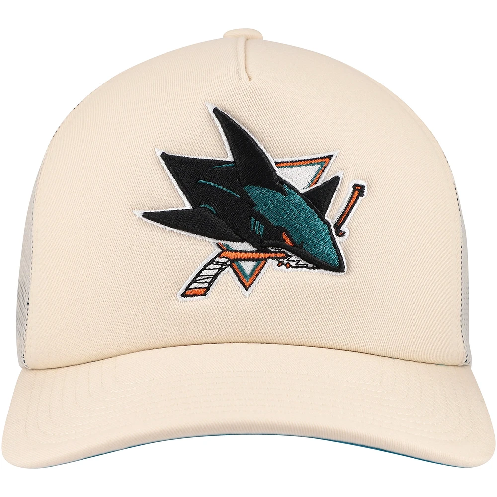 Casquette réglable de camionneur avant en mousse crème San Jose Sharks Mitchell & Ness pour hommes