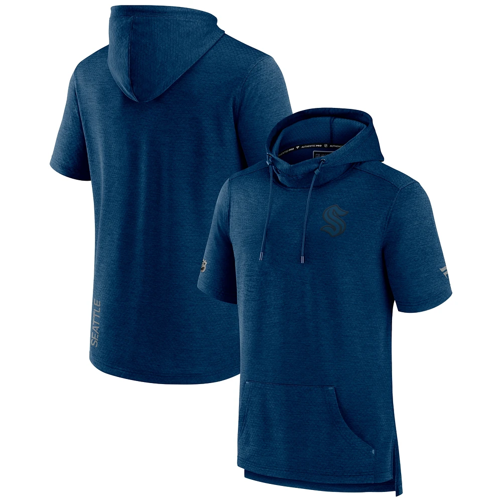 Fanatics pour hommes Heather Deep Sea Blue Seattle Kraken Authentic Pro Road Performance Pull à capuche manches courtes