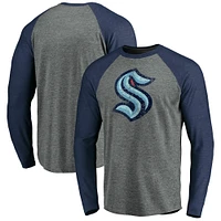 Fanatics Branded Heathered Grey/Heathered Deep Sea Blue Seattle Kraken Team pour hommes - T-shirt à manches longues raglan tri-mélange