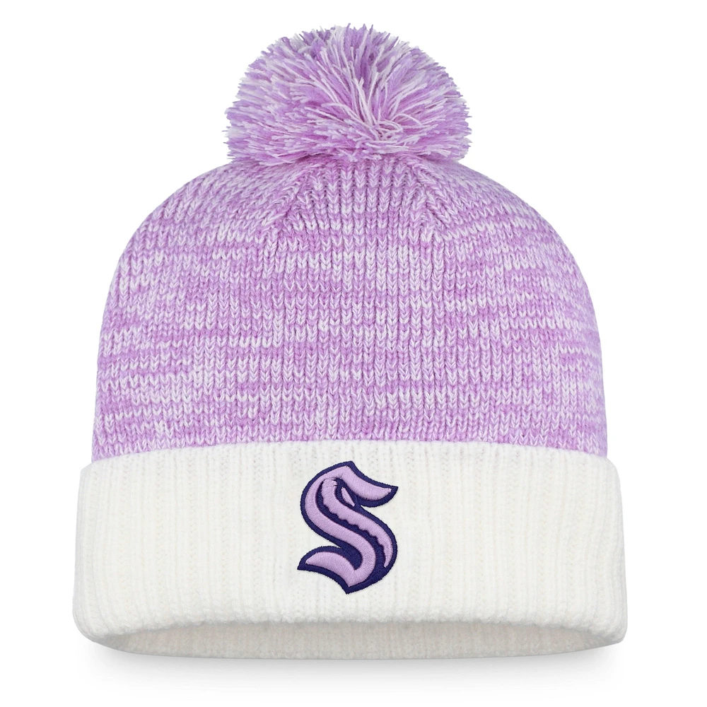 Fanatics pour hommes violet/blanc Seattle Kraken 2021 Hockey Fights Cancer Bonnet en tricot à revers avec pompon