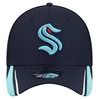 Casquette 39THIRTY Flex linéaire bleu marine Seattle Kraken de New Era pour homme