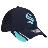 Casquette 39THIRTY Flex linéaire bleu marine Seattle Kraken de New Era pour homme