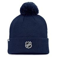 Bonnet en tricot à revers Seattle Kraken Authentic Pro Road Fanatics Deep Sea Blue pour femmes avec pompon