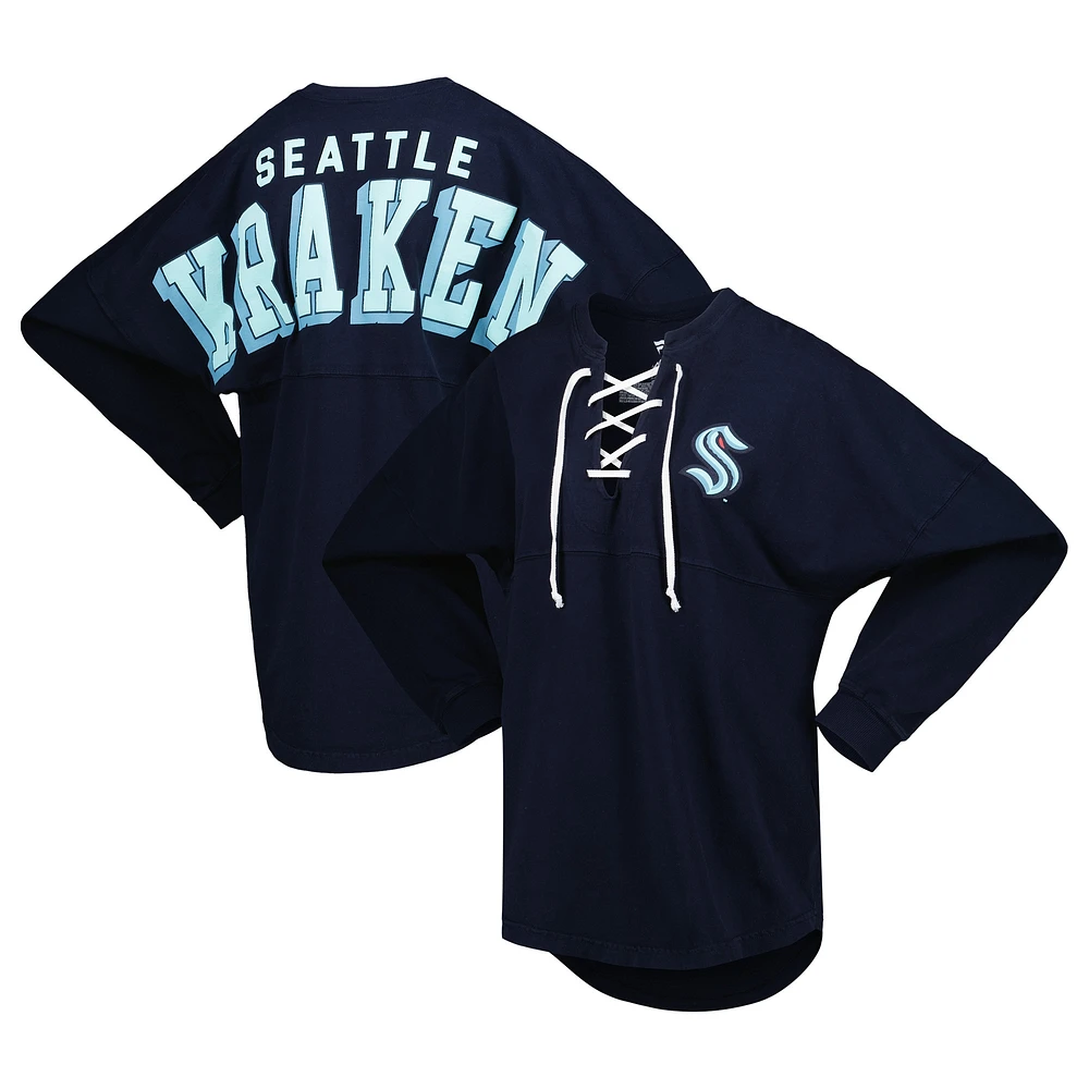 T-shirt en jersey à manches longues et col V lacets Seattle Kraken Spirit Deep Sea Blue de marque Fanatics pour femmes