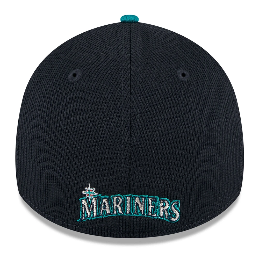 Casquette flexible 39THIRTY d'entraînement au bâton des Seattle Mariners 2024 New Era pour hommes, crème