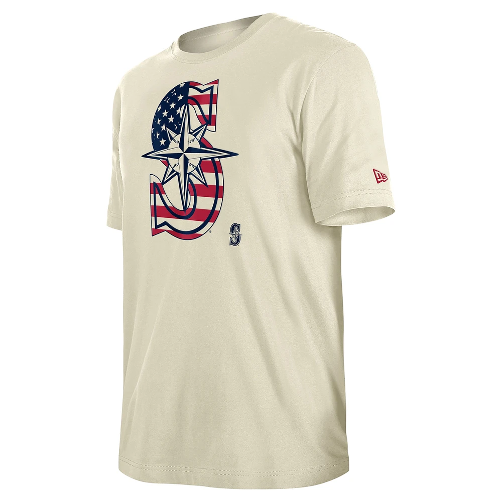 T-shirt crème avec remplissage du drapeau américain des Seattle Mariners New Era pour hommes