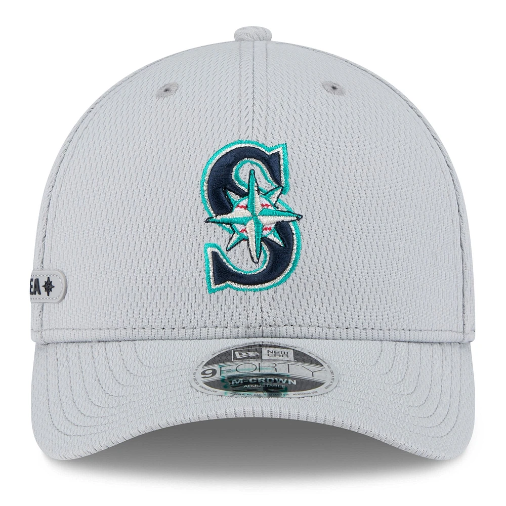 Casquette ajustable MLB Clubhouse 9FORTY M-Crown 2025 des Mariners de Seattle de New Era pour homme, gris