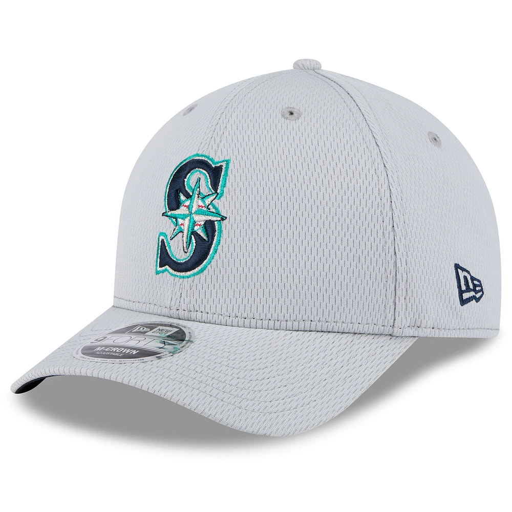 Casquette ajustable MLB Clubhouse 9FORTY M-Crown 2025 des Mariners de Seattle de New Era pour homme, gris