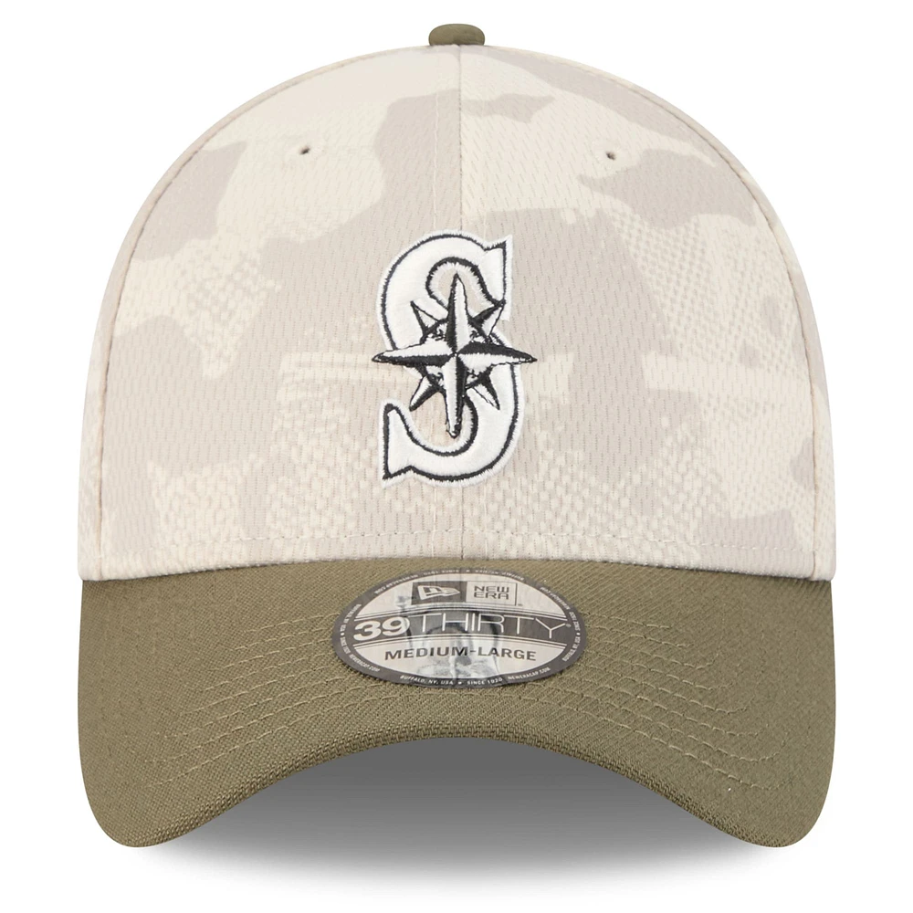 Men's New Era Light Beige/Olive Seattle Mariners 2025 Armed Forces Day 39THIRTY Flex Hat