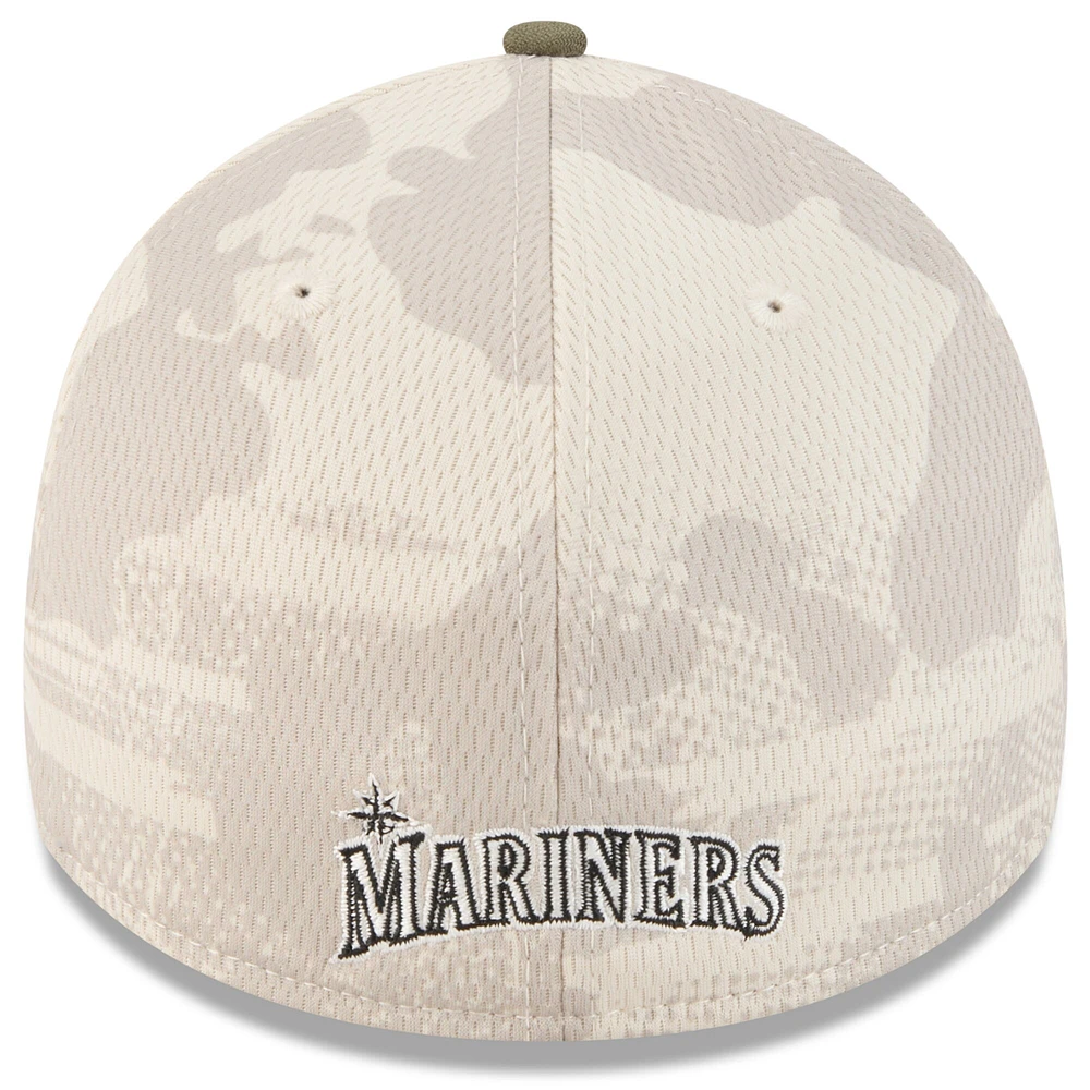 Men's New Era Light Beige/Olive Seattle Mariners 2025 Armed Forces Day 39THIRTY Flex Hat