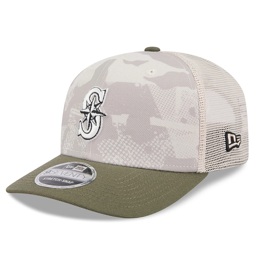 Casquette extensible à boutons-pression 9SEVENTY pour homme, beige clair/olive, des Mariners de Seattle 2025, Journée des forces armées New Era