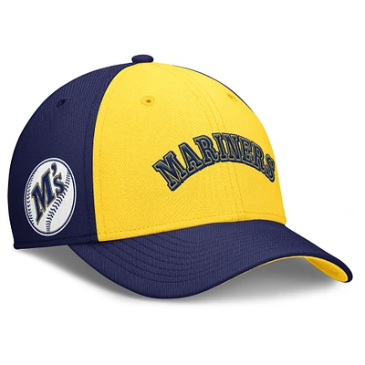 Casquette Nike Performance Flex Rise Swoosh bleu marine/doré pour homme des Seattle Mariners