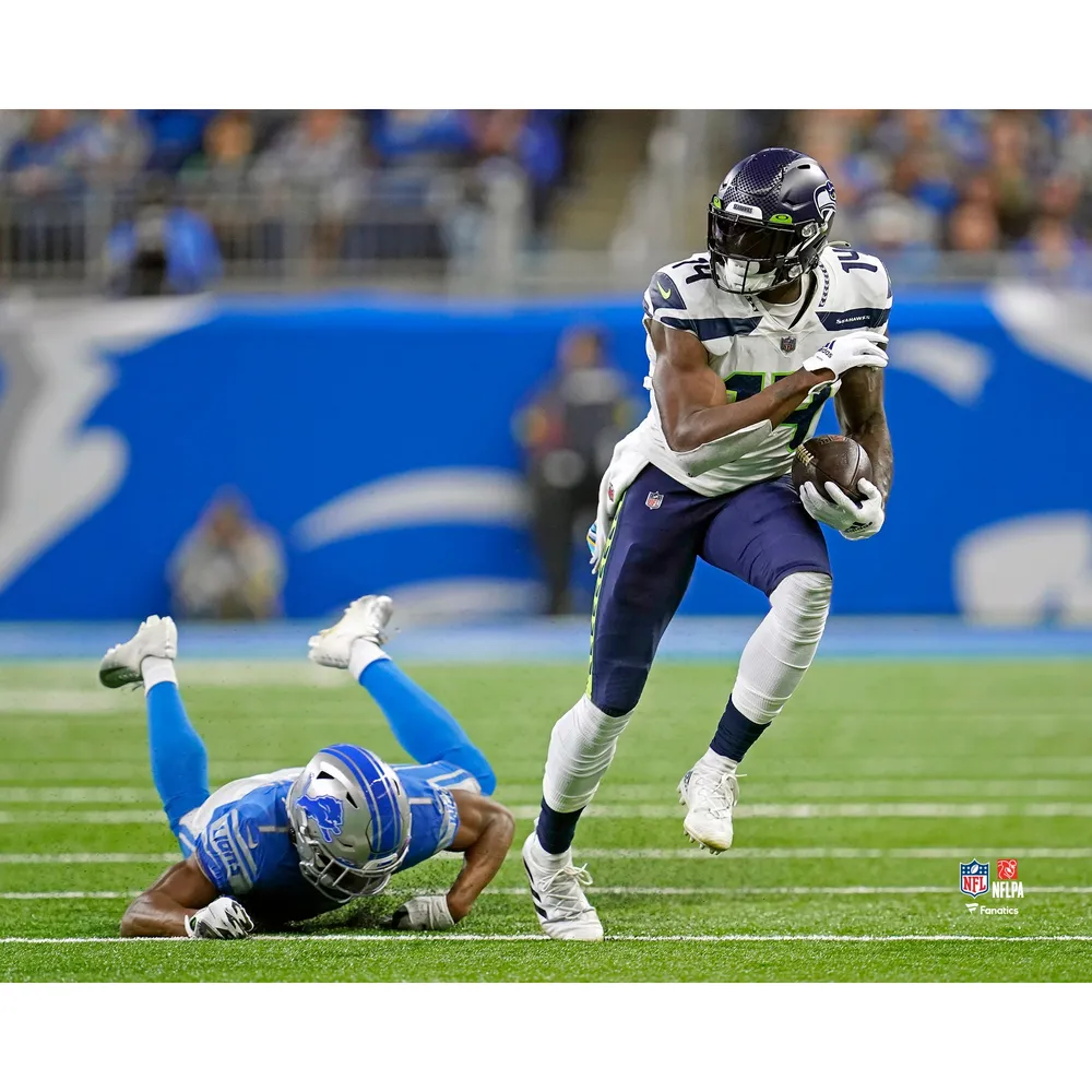 Lids DK Metcalf Seattle Seahawks Fanatics Authentic Unsigned Avoids Tackle  Photograph