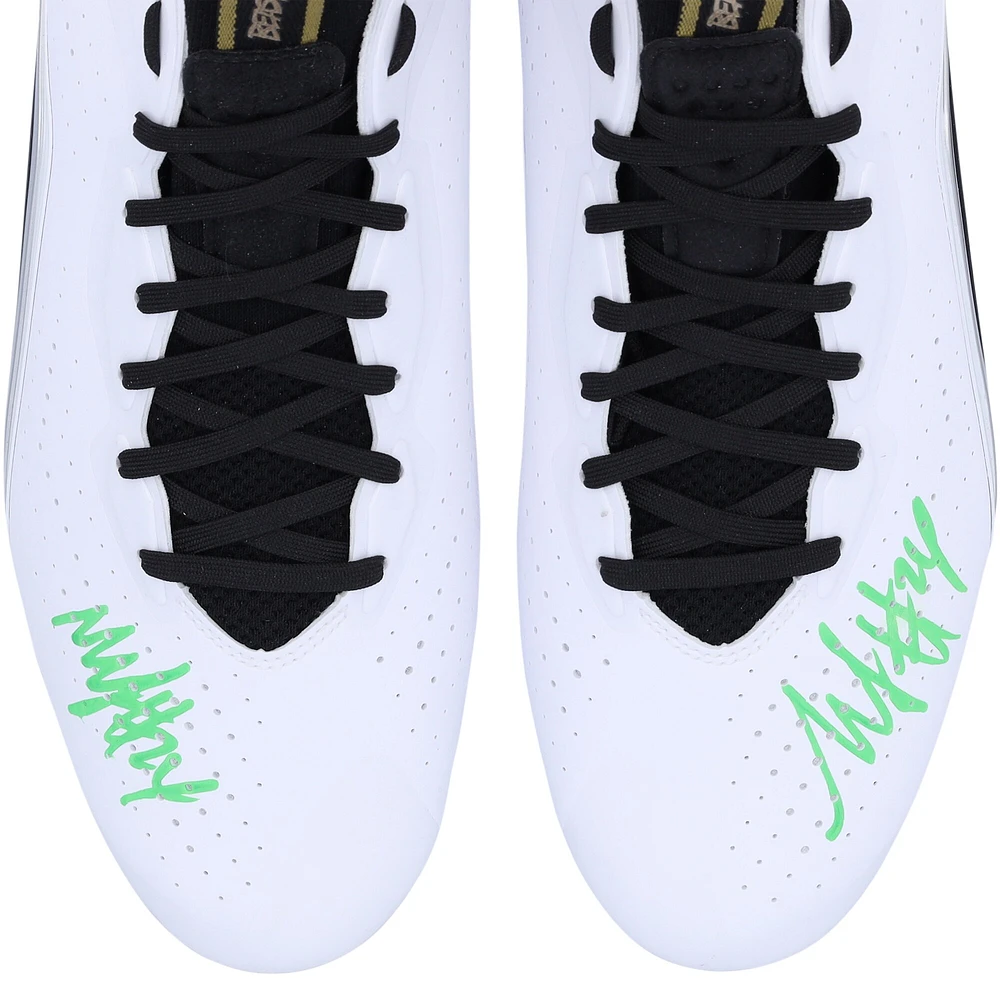 Chaussures de football dédicacées Beast Mode B.T.A Elite noires, blanches et dorées de Marshawn Lynch Seattle Seahawks - Signées en vert - Édition limitée #1/1