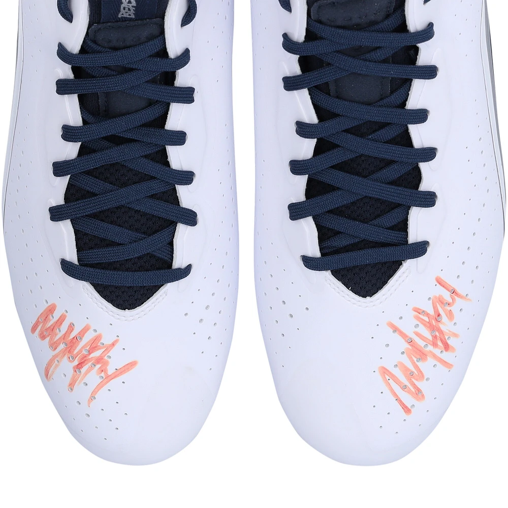Chaussures de football dédicacées bleu marine, blanc et argent Beast Mode B.T.A Elite des Seattle Seahawks par Marshawn Lynch