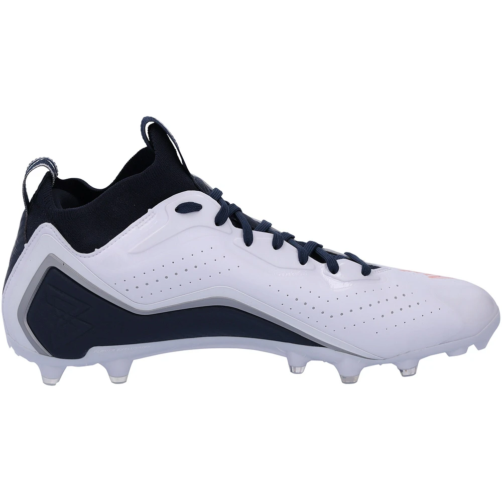 Chaussures de football dédicacées bleu marine, blanc et argent Beast Mode B.T.A Elite des Seattle Seahawks par Marshawn Lynch