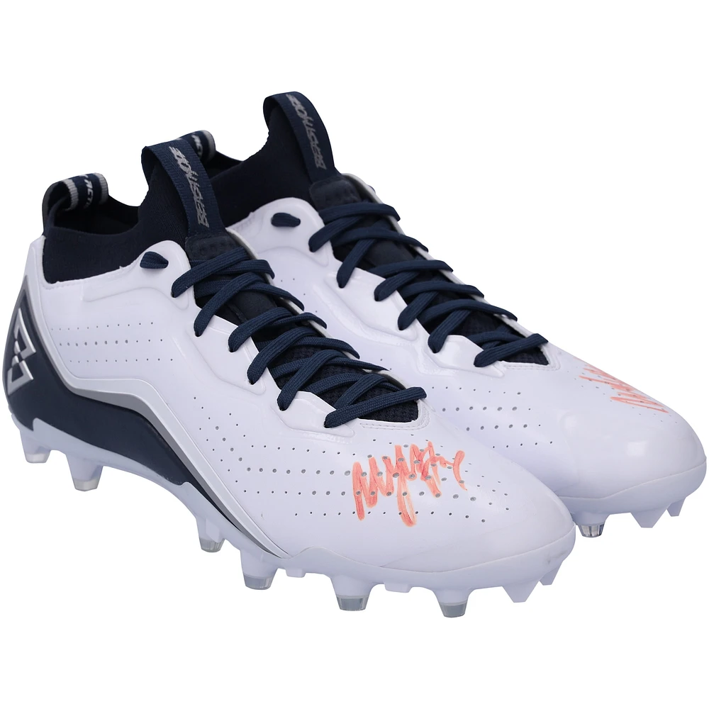 Chaussures de football dédicacées bleu marine, blanc et argent Beast Mode B.T.A Elite des Seattle Seahawks par Marshawn Lynch