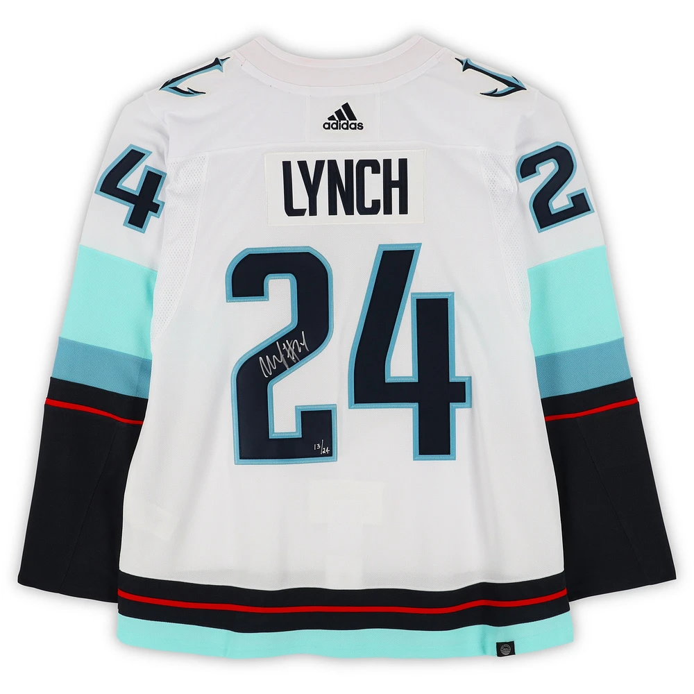 Maillot adidas Seattle Kraken blanc autographié par Marshawn Lynch des Seattle Seahawks - Édition limitée à 24 exemplaires