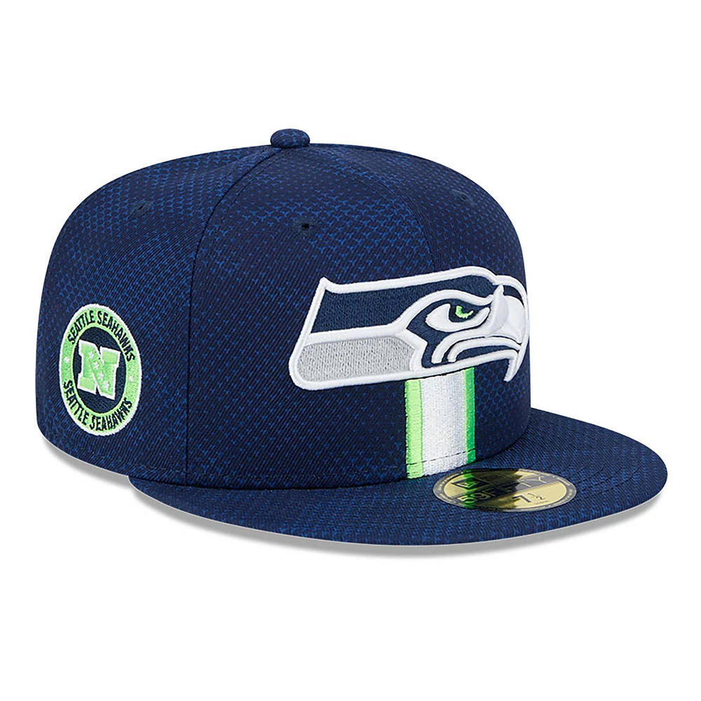 Casquette ajustée 59FIFTY Seattle Seahawks 2024 Sideline New Era College Navy pour hommes