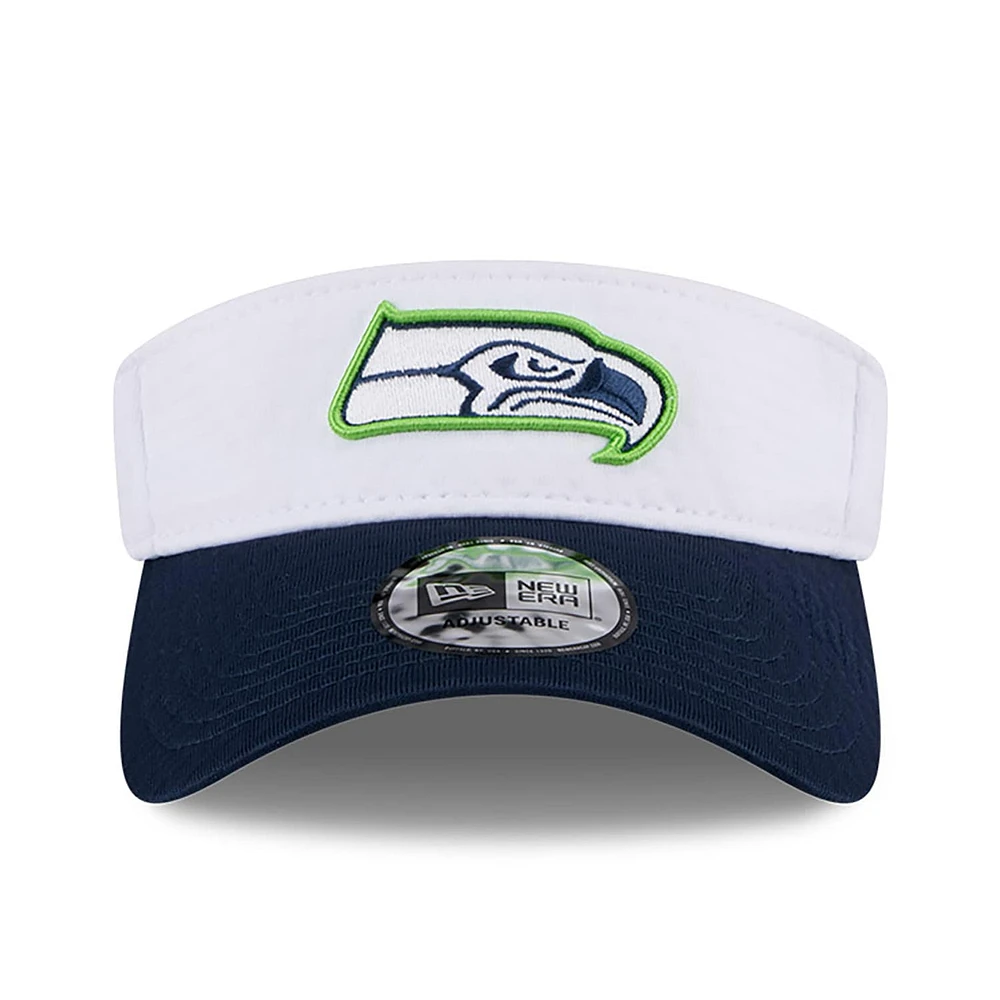 Visière réglable New Era pour homme, blanc/bleu marine universitaire, Seattle Seahawks 2024 NFL Training Camp