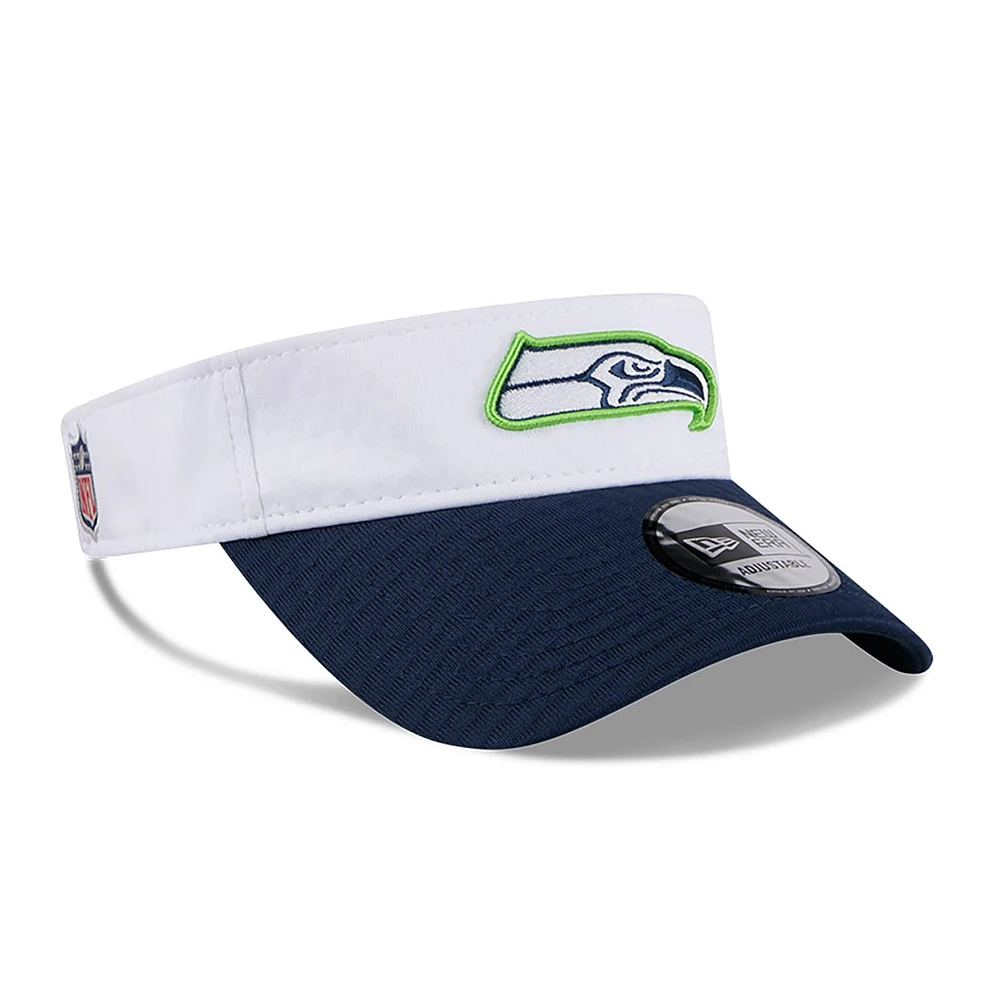 Visière réglable New Era pour homme, blanc/bleu marine universitaire, Seattle Seahawks 2024 NFL Training Camp