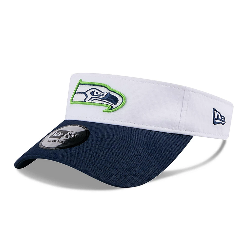 Visière réglable New Era pour homme, blanc/bleu marine universitaire, Seattle Seahawks 2024 NFL Training Camp