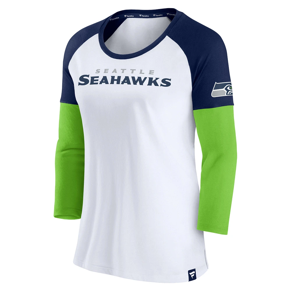 T-shirt emblématique à manches trois-quarts raglan color block des Seattle Seahawks Fanatics blanc/collège bleu marine pour femmes