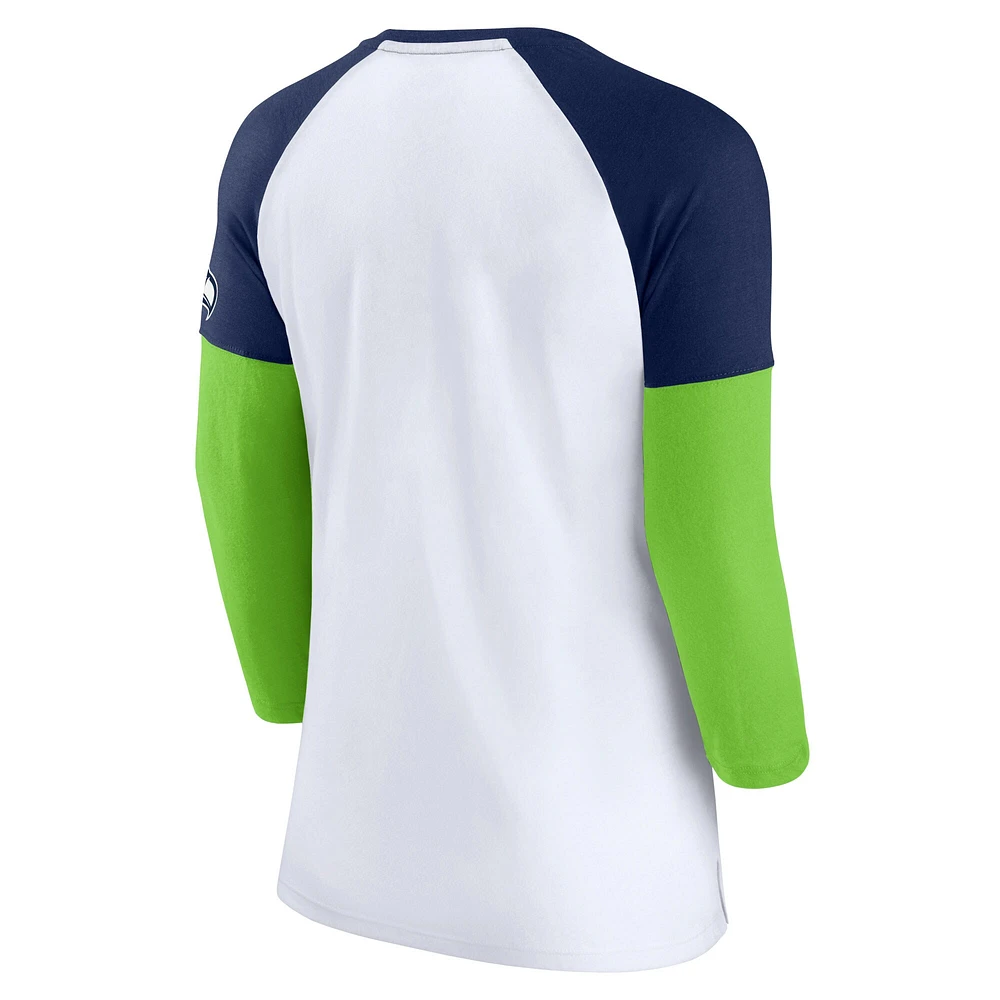 T-shirt emblématique à manches trois-quarts raglan color block des Seattle Seahawks Fanatics blanc/collège bleu marine pour femmes